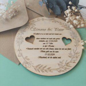 Einladung aus Holz rund